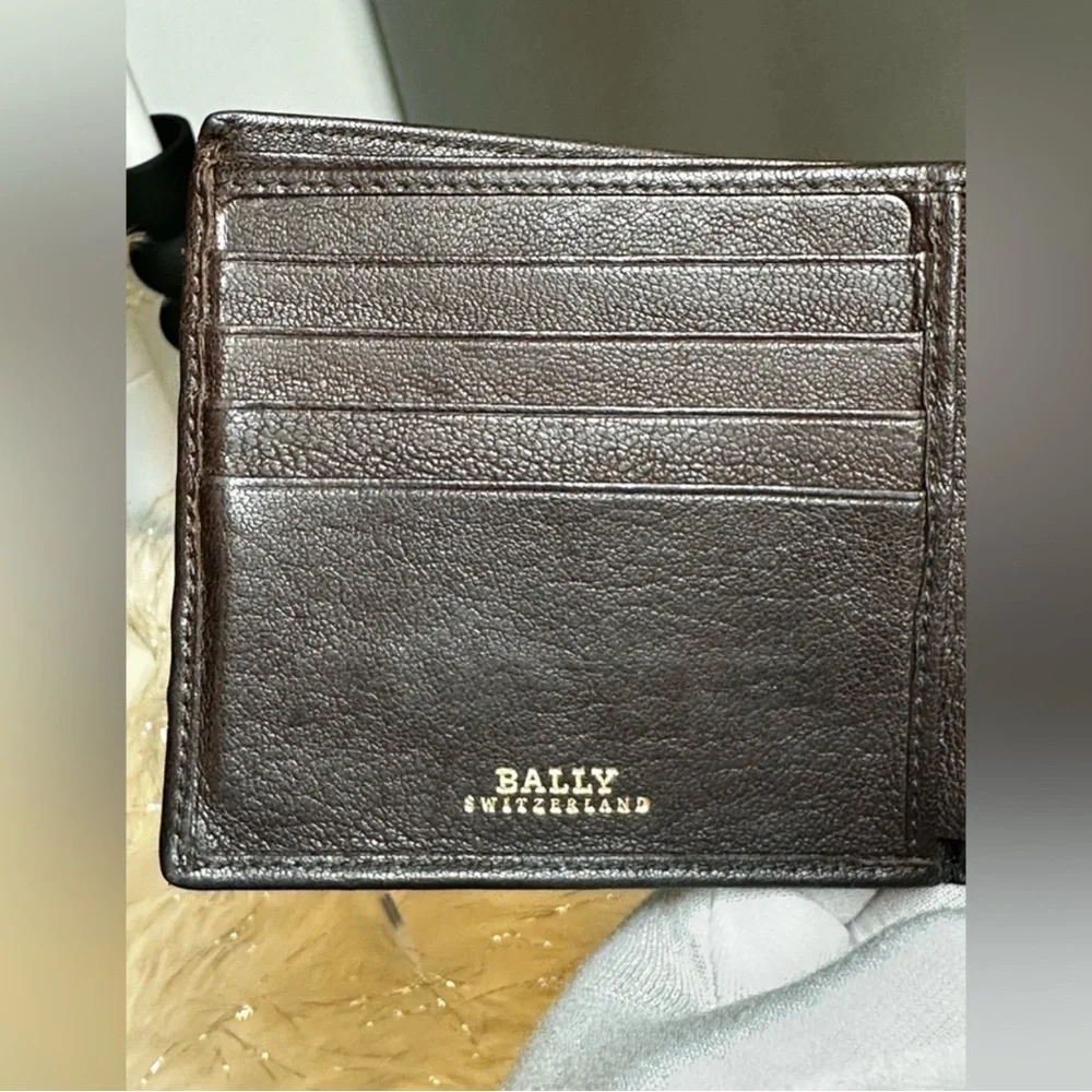 Bally RARE Switzerland Embossed Crest Leather Bifold Wallet – Dark Brown